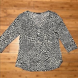 West Kei Black and White Patterned Blouse